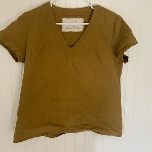 Not Perfect Linen olive vneck top